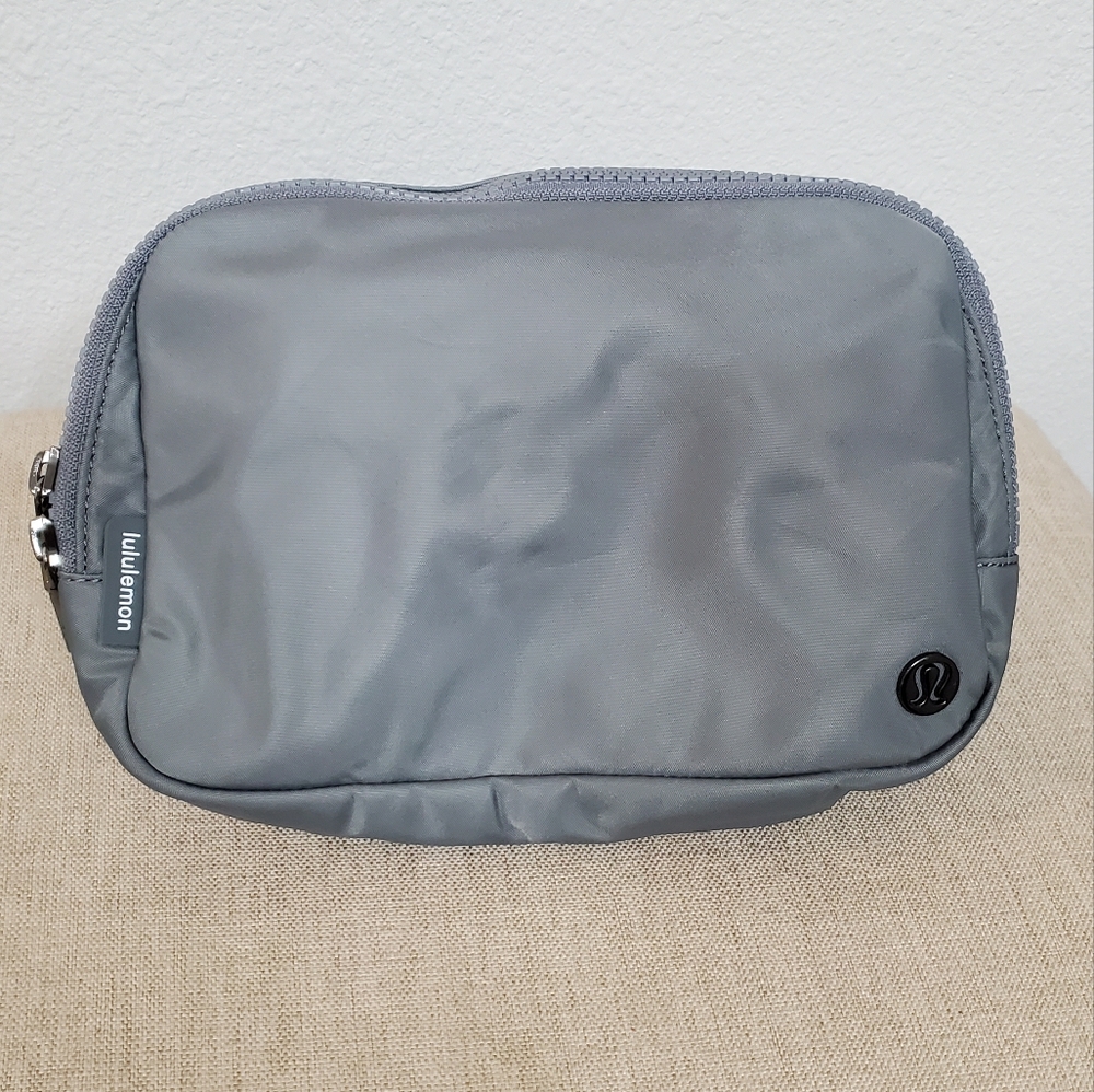 Lululemong belt bag color gray